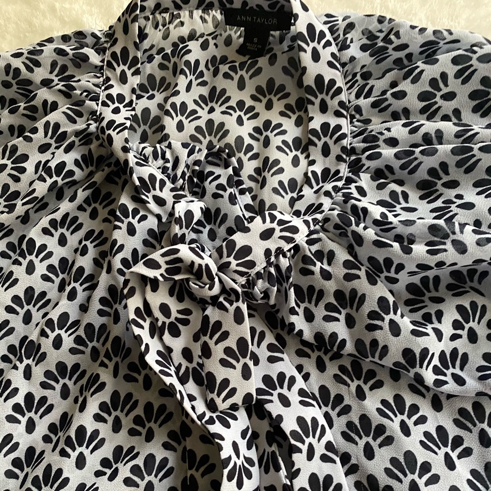 Ann Taylor top 💙